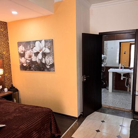 Two Lions Hotel Tbilisi Zewnętrze zdjęcie