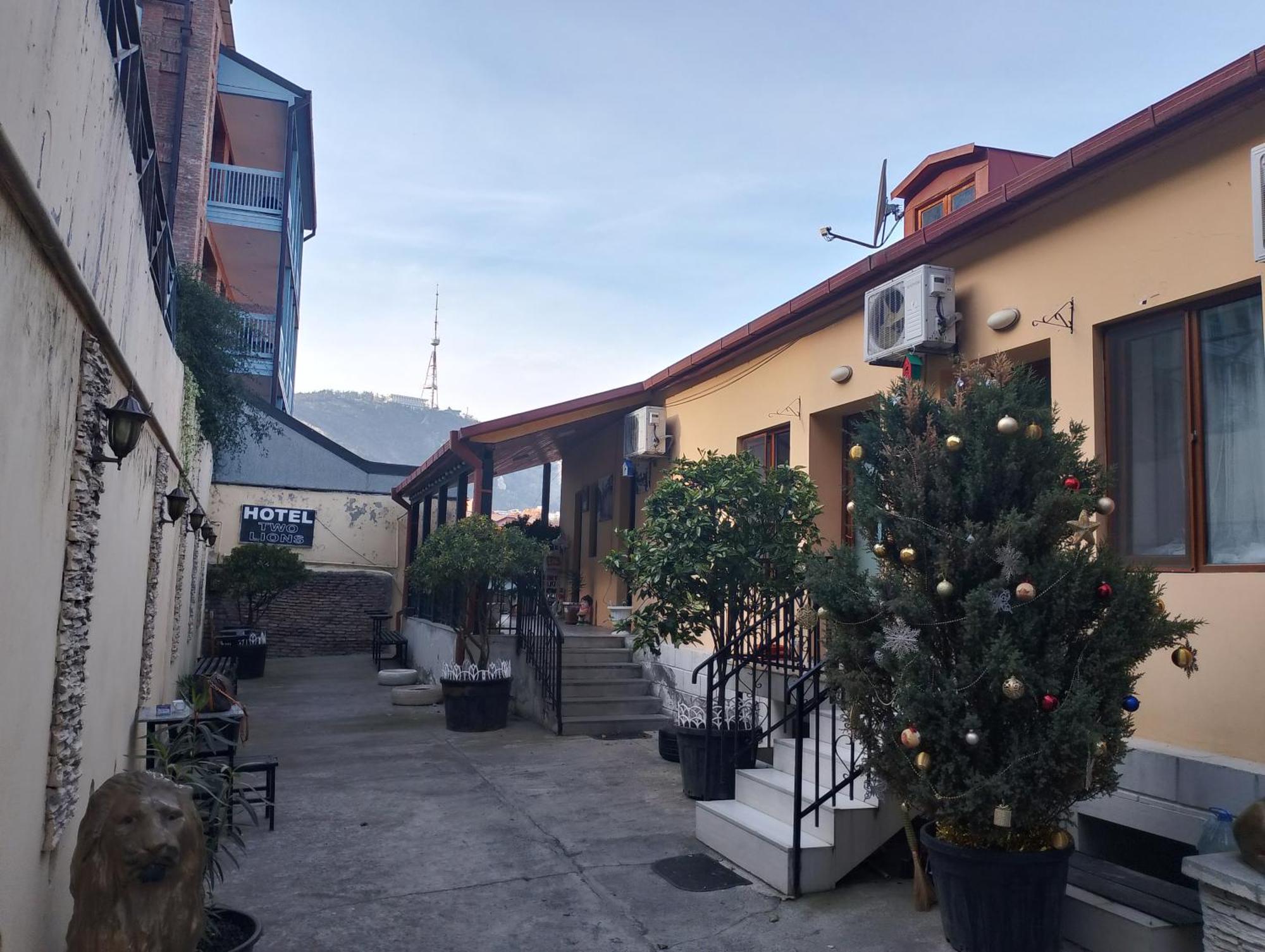 Two Lions Hotel Tbilisi Zewnętrze zdjęcie