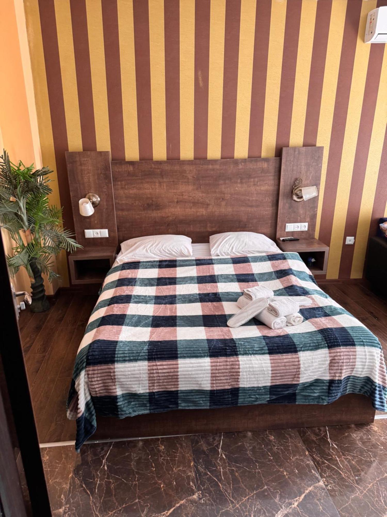 Two Lions Hotel Tbilisi Zewnętrze zdjęcie